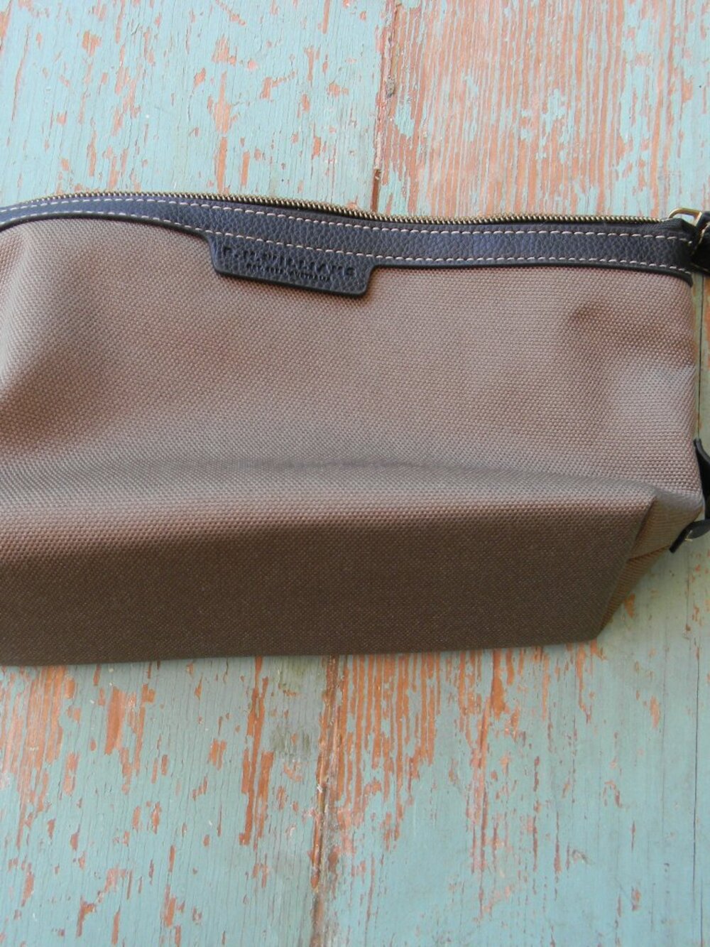 Qantas R.M.Williams Amenity Kit Empty Shell for Collection or Personal Use OLIVE
